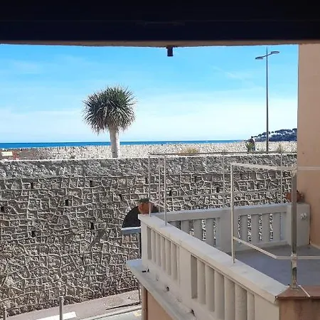 Vieille 2 - La Petite Maison à Safranier, 2 Bedrooms, Max 4 Adults&2 Kids Appartement Antibes