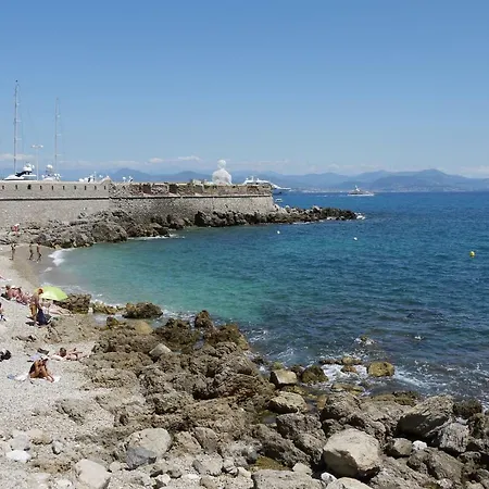 Vieille 2 - La Petite Maison A Safranier, 2 Bedrooms, Max 4 Adults And 2 Kids *