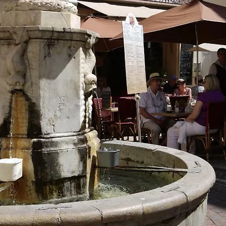 Appartement Vieille 2 - La Petite Maison à Safranier, 2 Bedrooms, Max 4 Adults&2 Kids Antibes