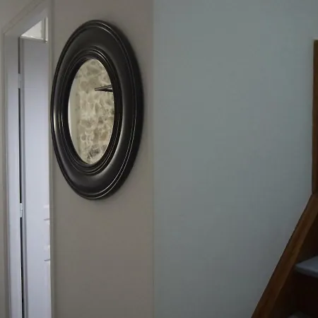 Vieille 2 - La Petite Maison A Safranier, 2 Bedrooms, Max 4 Adults And 2 Kids Daire *