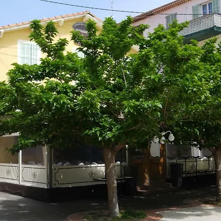 Vieille 2 - La Petite Maison A Safranier, 2 Bedrooms, Max 4 Adults And 2 Kids *