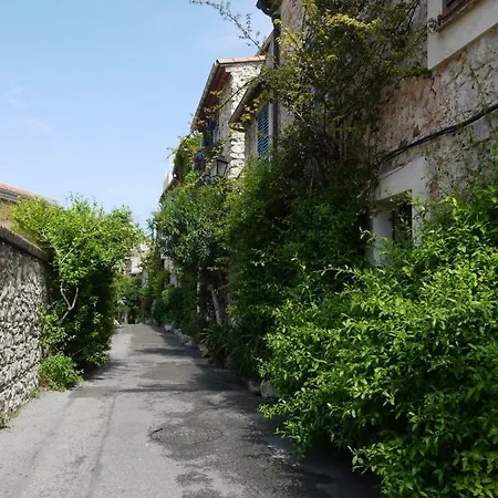 Daire Vieille 2 - La Petite Maison A Safranier, 2 Bedrooms, Max 4 Adults And 2 Kids