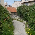 Vieille 2 - La Petite Maison A Safranier, 2 Bedrooms, Max 4 Adults And 2 Kids *