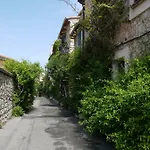 Апартаменти Vieille 2 - La Petite Maison A Safranier, 2 Bedrooms, Max 4 Adults And 2 Kids
