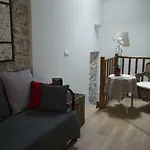Vieille 2 - La Petite Maison A Safranier, 2 Bedrooms, Max 4 Adults And 2 Kids