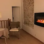 Vieille 2 - La Petite Maison A Safranier, 2 Bedrooms, Max 4 Adults And 2 Kids Lägenhet *