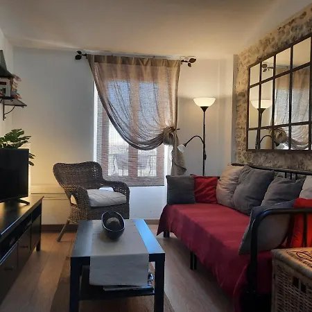 Vieille 2 - La Petite Maison A Safranier, 2 Bedrooms, Max 4 Adults And 2 Kids Lägenhet *