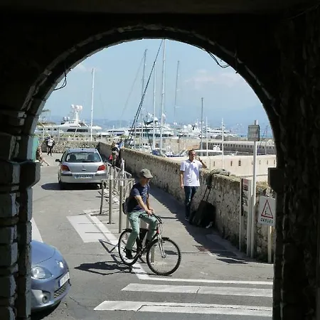 Apartment Vieille 2 - La Petite Maison A Safranier, 2 Bedrooms, Max 4 Adults And 2 Kids *