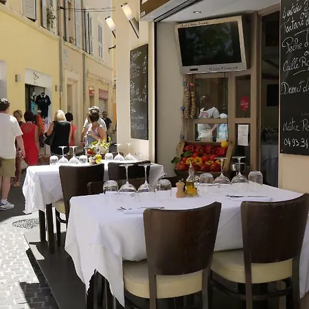 Vieille 2 - La Petite Maison A Safranier, 2 Bedrooms, Max 4 Adults And 2 Kids * Antibes