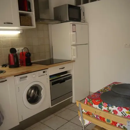 Vieille 2 - La Petite Maison A Safranier, 2 Bedrooms, Max 4 Adults And 2 Kids * Antibes