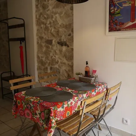 Vieille 2 - La Petite Maison A Safranier, 2 Bedrooms, Max 4 Adults And 2 Kids Apartman Antibes
