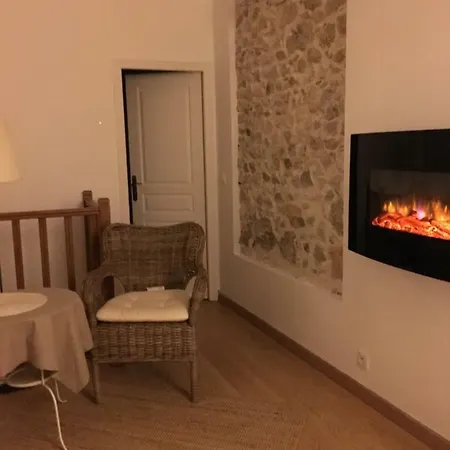 Vieille 2 - La Petite Maison à Safranier, 2 Bedrooms, Max 4 Adults&2 Kids Appartamento *