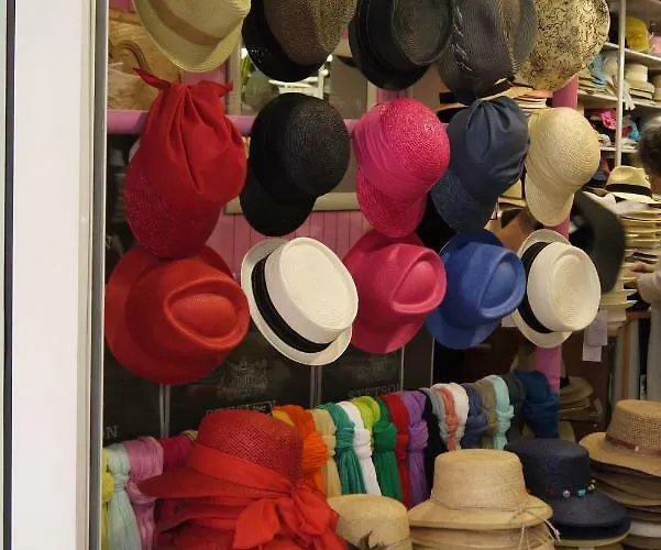 Vieille 2 - La Petite Maison à Safranier, 2 Bedrooms, Max 4 Adults&2 Kids Antibes