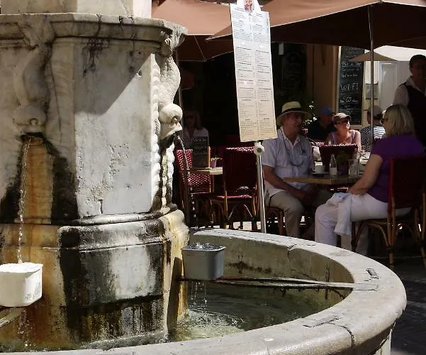 Appartamento Vieille 2 - La Petite Maison à Safranier, 2 Bedrooms, Max 4 Adults&2 Kids Antibes