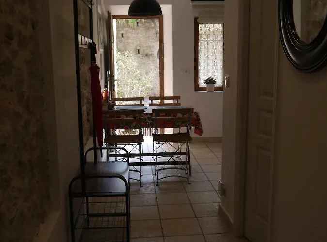 Appartamento Vieille 2 - La Petite Maison à Safranier, 2 Bedrooms, Max 4 Adults&2 Kids *