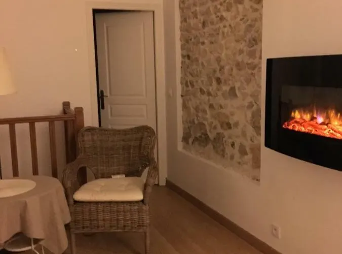 Vieille 2 - La Petite Maison A Safranier, 2 Bedrooms, Max 4 Adults And 2 Kids Апартаменти *